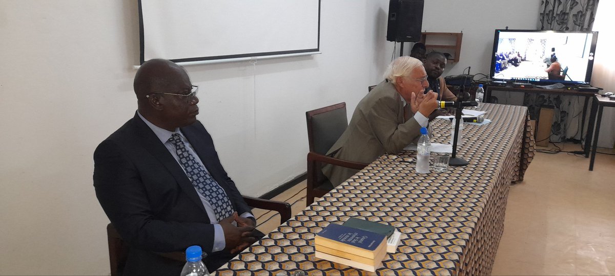 filakota's tweet photo. Le Prof Bertrand BADIE à l'ENAM ce 08 novembre pour une conférence sur les mutations des relations internationales et leurs rapports avec les pays du Sud. Belle initiative de l'ambassade de France et de L'ENAM. Belle participation des Élèves magistrats et de la société civile. https://t.co/e6DVePcvxE