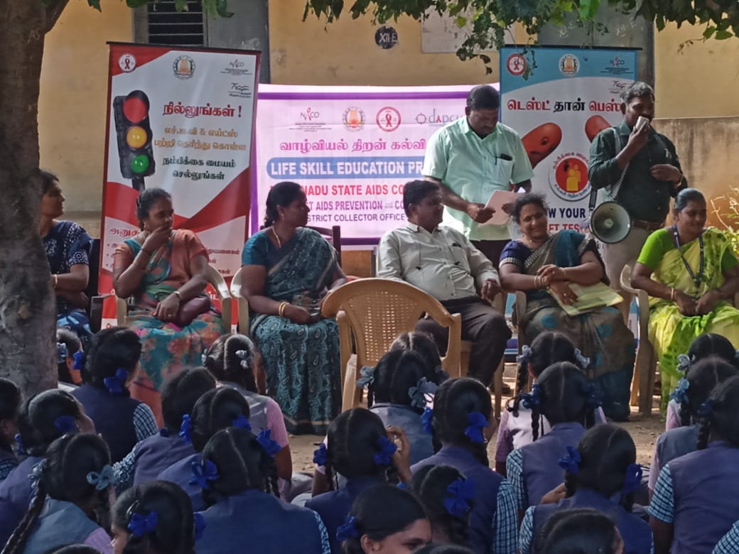 tansacs's tweet photo. HIV/AIDS awareness sessions through#TANSACS: Life skill education program to students of 9th & 11th classes, conducted in the dists of Krishnagiri,Theni & Virudhunagar # DAPCUs
#Comphrensiveknowledge
#LSEPprogram
@NACOINDIA
@Subramanian_ma
@JyotikaCheema https://t.co/Jb7MCjWcfe