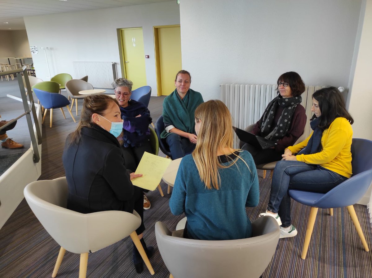 Formation de la Direction adjointe Prévention et Promotion de la Santé de l'<a href="/ArsBretagne/">ARS Bretagne</a> sur les fondamentaux et la méthodologie de projet en #santé #communautaire.

Un moment riche en partage qui amène à des perspectives territoriales porteuses d'avenirs ! 

#Inegalitesante #ARS