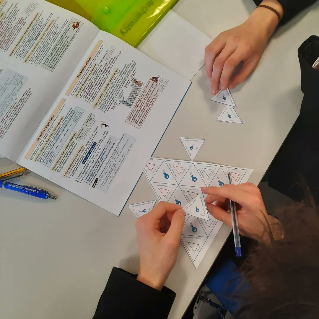 LJMUAbsChem's tweet photo. Back @Grange_School this morning to revise with another wonderful year 11s 👍🏼Superb bunch of learners who are starting to take their revision seriously 👌
@LJMUOutreach @ShapingFutures_ @tgssciencehrs #revision #gcse #littleandoften #dontbehorridhenry 😄#chemistryweek @RoySocChem https://t.co/WOQfWSEIed