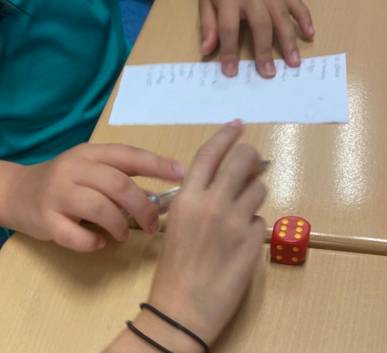MONTMAIT's tweet photo. Using games to practice vocabulary: use dice and paper to practice vocabulary: Throw the dice until you get a "6," while your partner writes as much as possible. #engagement #learninglanguage #games https://t.co/GpDstWmmxS