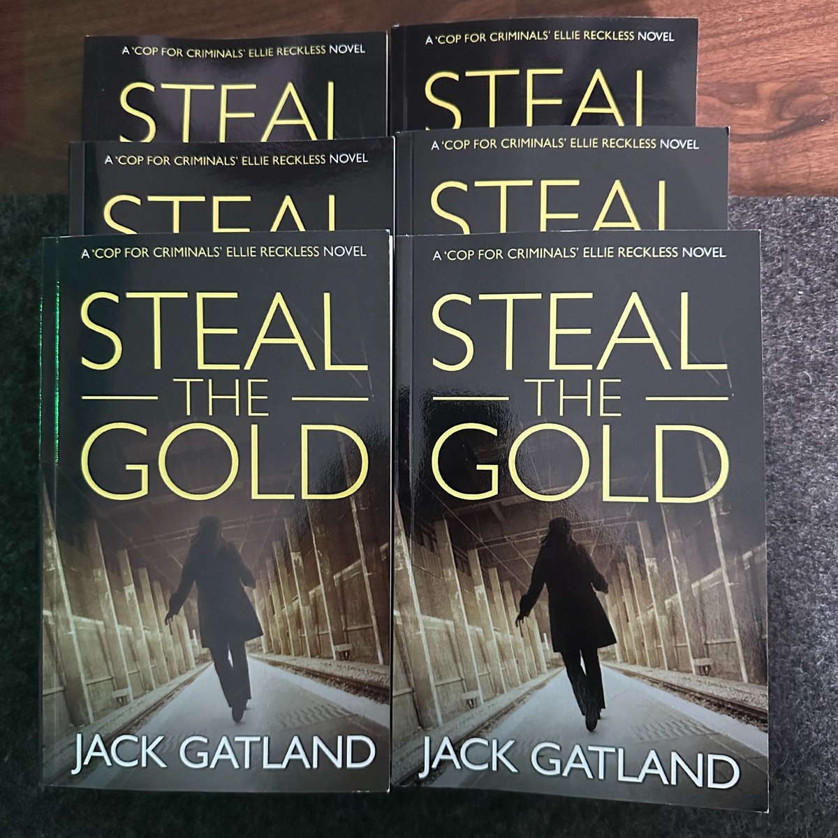 HoodedManMedia's tweet photo. New Book Day! And proof that STEAL THE GOLD, our Ellie Reckless 'Cop For Criminals' Book 2, by @JackGatlandBook is now available to buy on Amazon :)

#NewBook #KindleUnlimited #Books #Novel #AmWriting #AmReading #IndieAuthor #GoodReads #Ebook #MustRead https://t.co/JXCAMAXoon