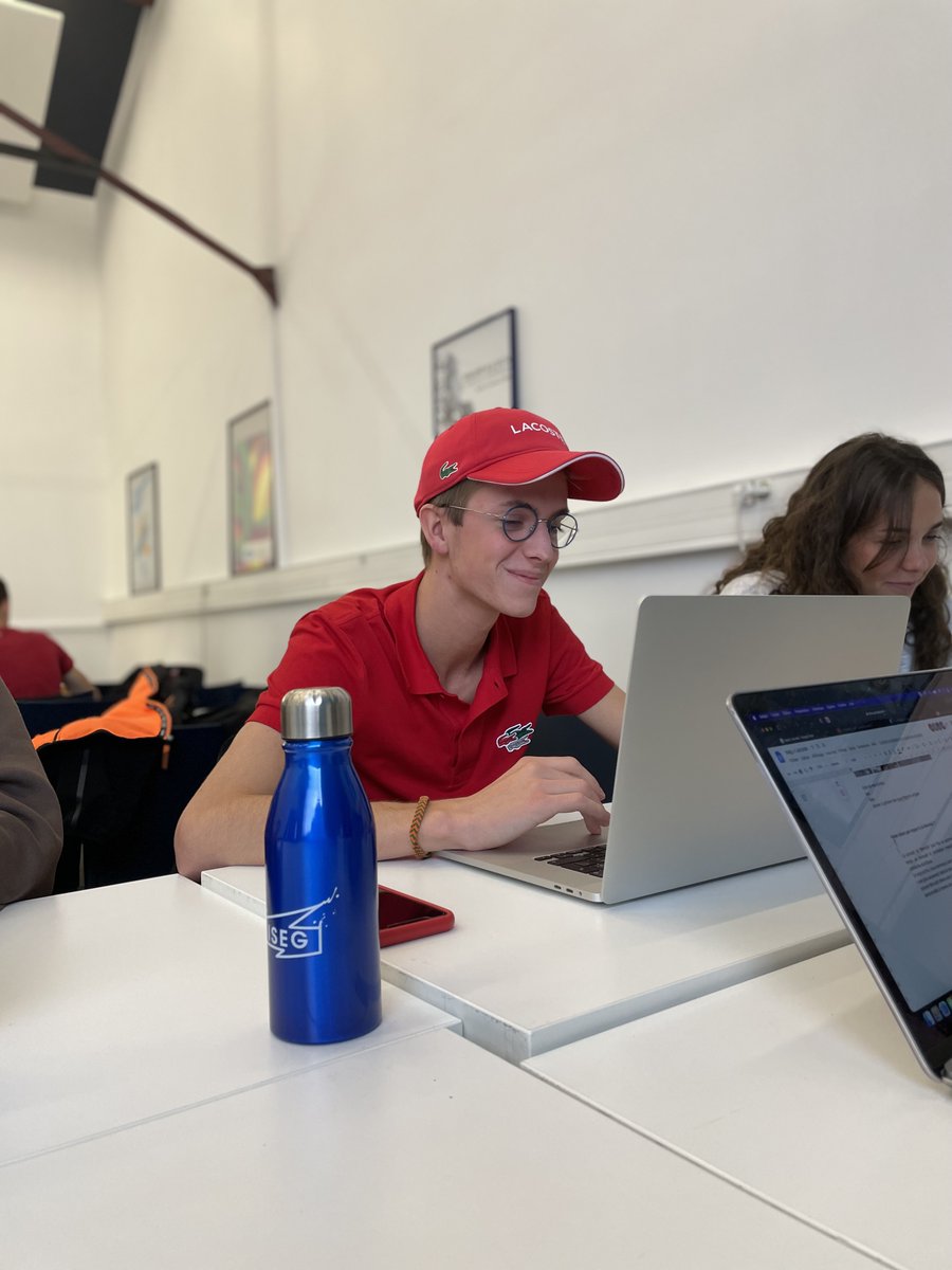 [challenge national]
 
Par équipe, nos étudiants de 3ème année travaillent depuis 3 jours sur le brief marketing donné par <a href="/lacoste/">Lacoste</a> 💪
 
Rendez-vous demain pour les restitutions ! 😁
 
#lacoste x #ISEGchallenge
