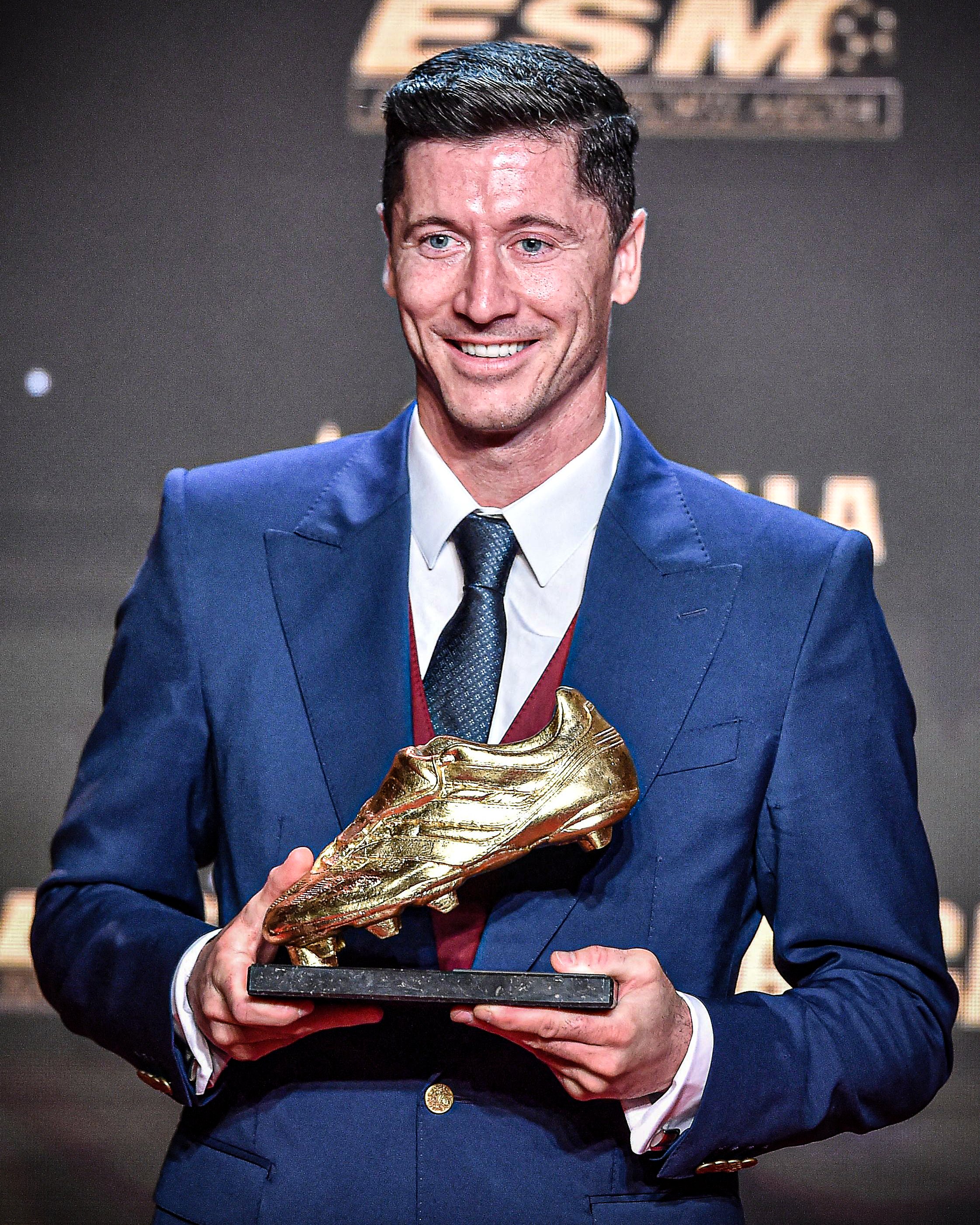 Robert lewandowski boots shop
