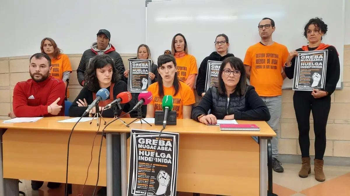 ELANafarroa's tweet photo. 🔴 Tras 23 días de huelga indefinida, la propuesta de la patronal de gestión deportiva de Navarra sigue siendo insuficiente‼️

➡️ https://t.co/AnK80SpoxU https://t.co/pTSe57SugW