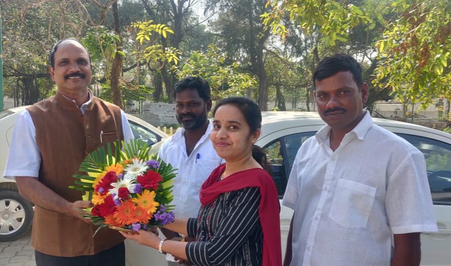 MinorityCkm's tweet photo. Mr.Shantha Kumar Kennedy, Chairman, Christian development committee,Govt of Karnataka was warmly welcomed by the Minority welfare department.. https://t.co/gcgL5p5oT8