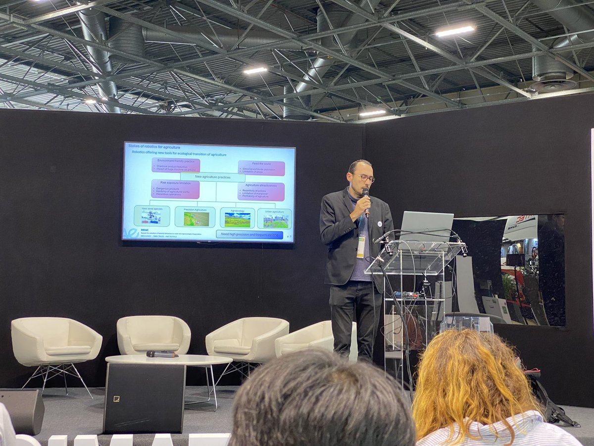MyriamChanet's tweet photo. « La robotique agricole : les avancées récentes et les perspectives » by @RolandLenain #ROMEA #TSCF @INRAE_France #SIMA https://t.co/jg6ZhIVt8I