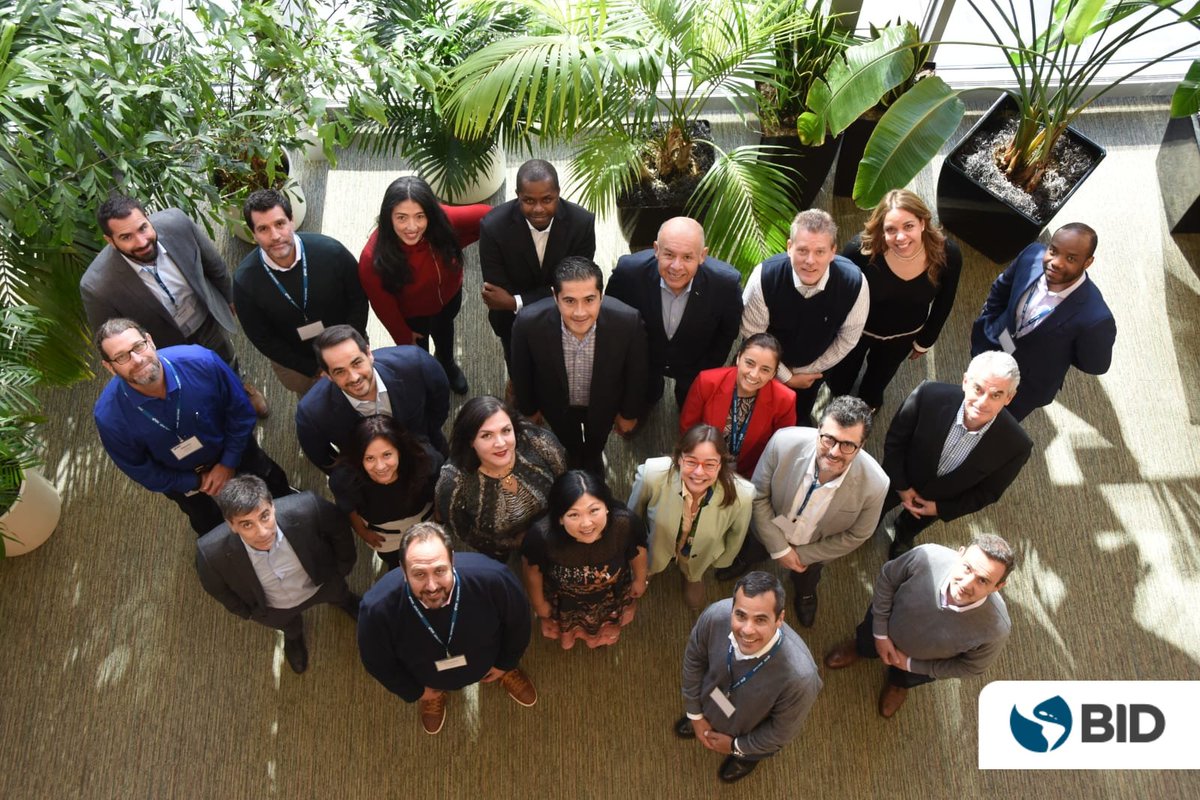 el_BID's tweet photo. Los jefes de operaciones de las oficinas del BID en la región son clave para alcanzar las metas de ejecución y resultados de los proyectos. Este equipo con perfiles diversos que reconocen el talento del Grupo BID se reúne de nuevo para seguir mejorando el apoyo a la región. https://t.co/8QUD8BCa86