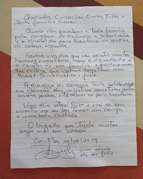 Omardeideais's tweet photo. Estava arrumando o quarto e me deparei com a carta que o Lula enviou pra mim enquanto estava preso injustamente. Hoje você é nosso presidente novamente, meu amigo, e vamos construir um Brasil Democrático e Justo juntos como você falou.

Vencemos. https://t.co/nTLvXWkHw4