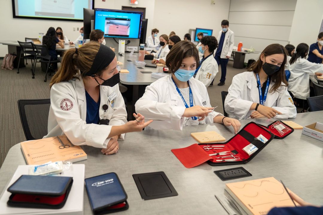 EnvisionByWS's tweet photo. Hands on learning means hands on learning.
Check out what our National Youth Leadership Forum: Medicine got to experience this summer, test-driving a future in healthcare.
๐ธ @WesternUNews Western University of Health Sciences #WesternUProud
#envisionexperience #NYLFMedicine https://t.co/gYwhWPW98c