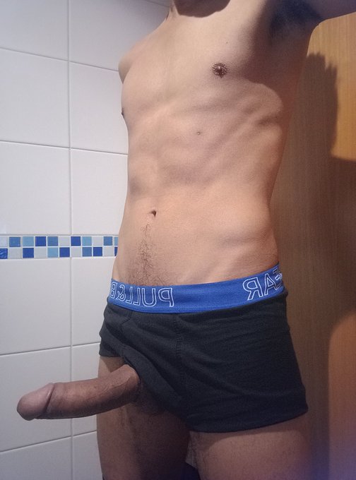 2 pic. Incómodo pero morboso ??? me pone full que me lo saquen así y se la tragen toda ? https://t.c