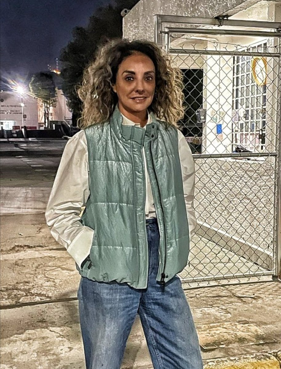 No mms, si se ve bien diferente LAGRIMITA sin maquillaje 😂😂😂😂