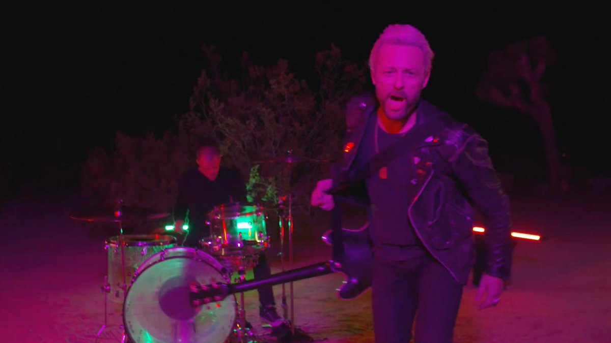 World premiere! See Max Fite's trippy new video for the stomping "Night Owl" — feat. drummer Joey Castillo of Queens of the Stone Age, Danzig, Circle Jerks, etc. bit.ly/3UIq0ji