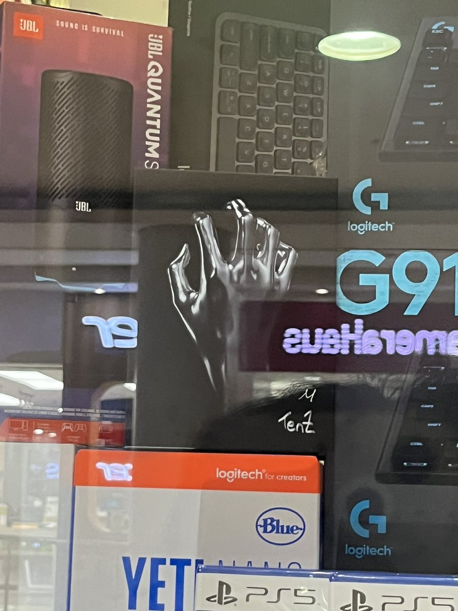 Hyper1x_'s tweet photo. Tenz finalmouse at datablitz and it’s 13k😭 https://t.co/YCZGtvppKf