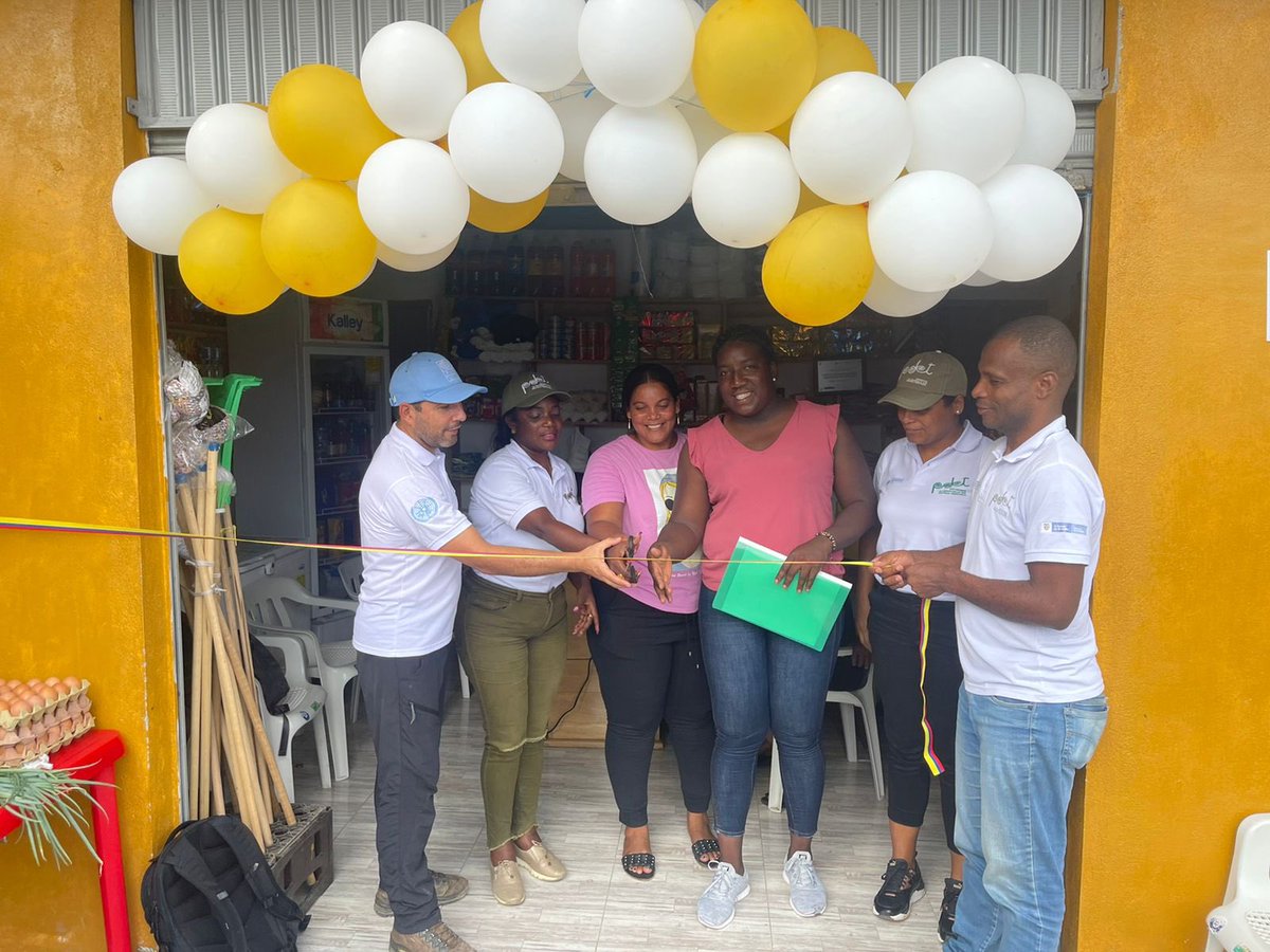 RenovacionCo's tweet photo. ✊En el marco de este proyecto que también beneficia al municipio #PDETE Riosucio, entregamos 2️⃣tiendas comunitarias en Pedeguita y San Andrés, construidas y dotadas con productos para venta, servicio de internet, emprendimientos de pesca, pollo y panadería, y electrodomésticos. https://t.co/9MobnF28SS