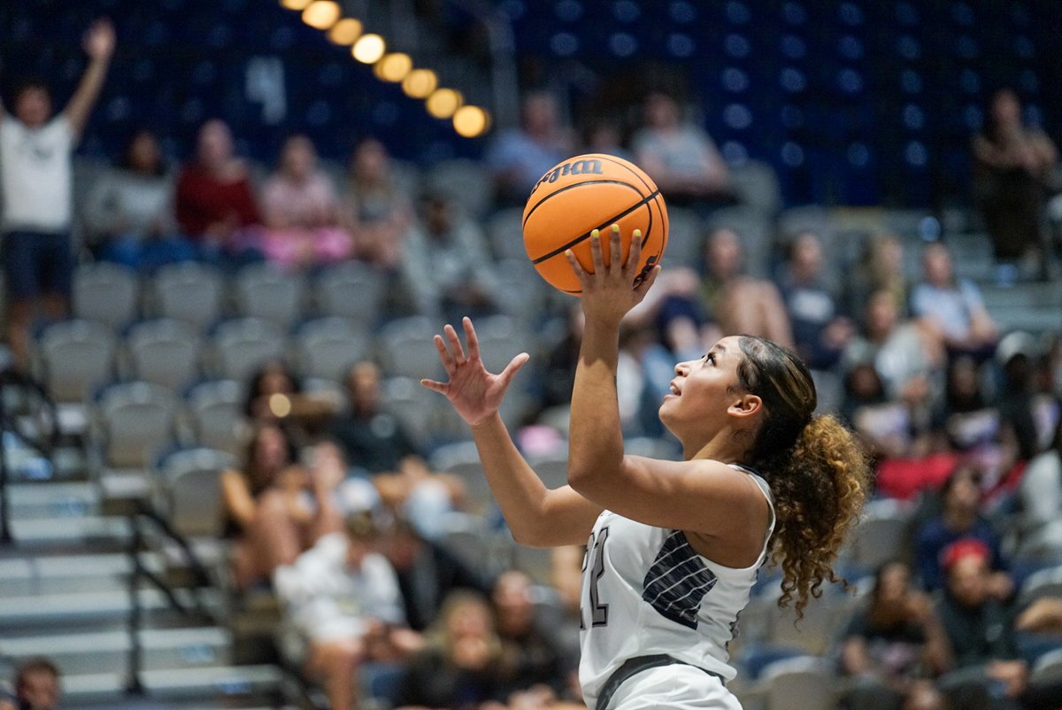 The Swann twins teamed up for 33 points and 7️⃣ treys in their UNF debut Monday 👏

#WEoverME