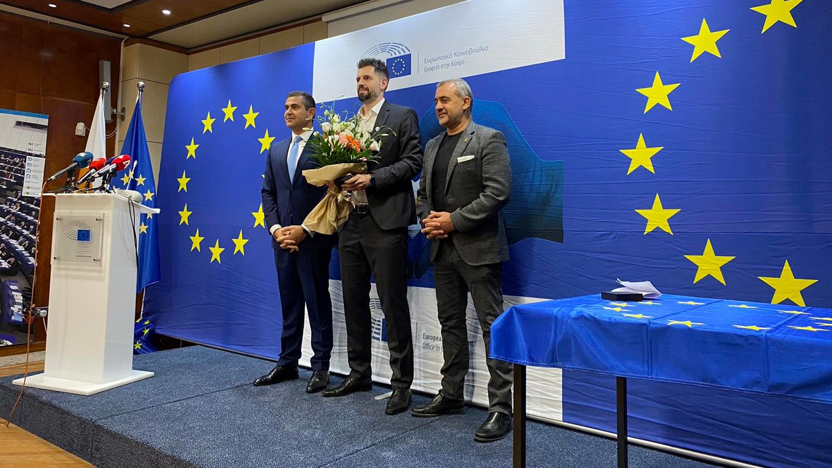 oxygendemocracy's tweet photo. 📣We are honoured that @oxygono_org has been awarded the European citizens Prize for its projects @CypForum and @Nomoplatform. 

#Oxygono #CyprusForum #Nomoplatform https://t.co/4Meb4MTV3t