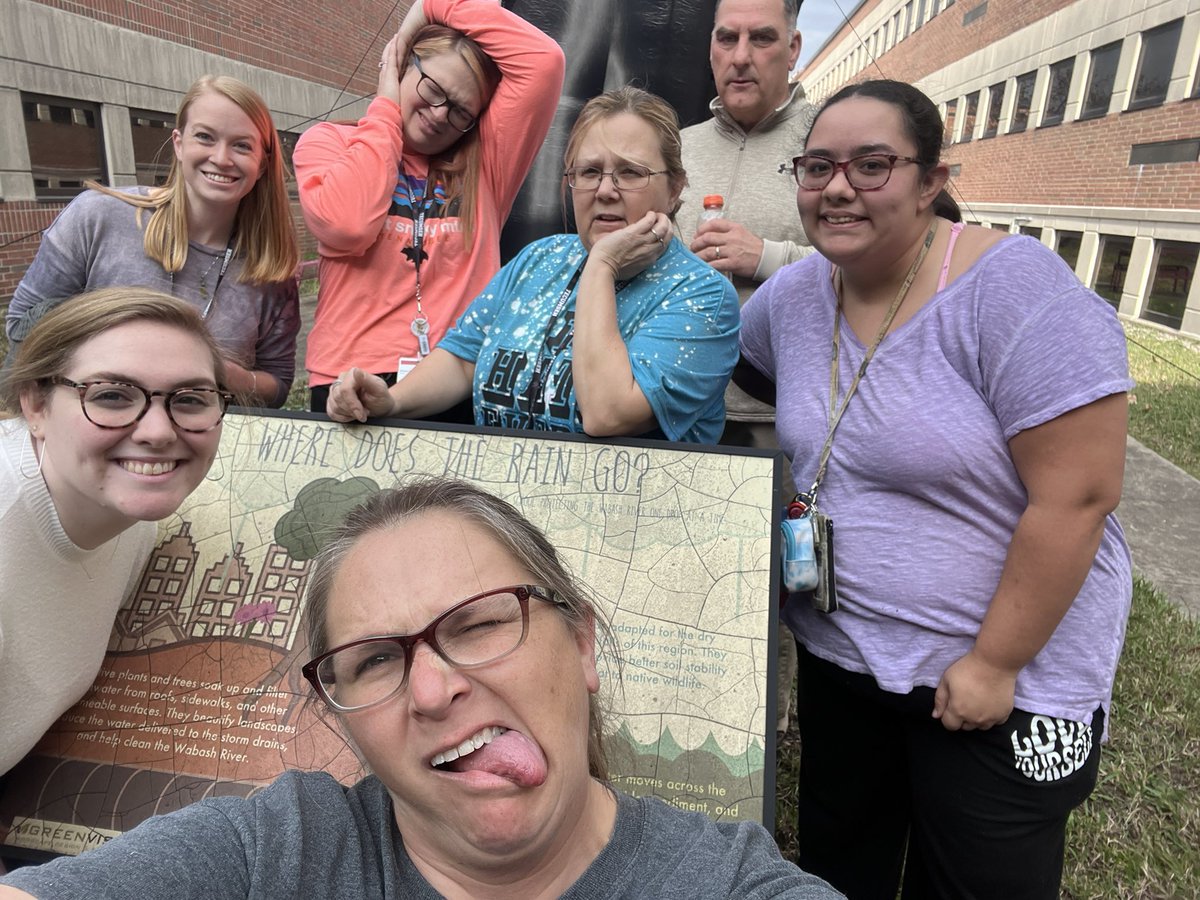 hoffmro26's tweet photo. #TJHSFun bradybunch https://t.co/ZTizApqGlX