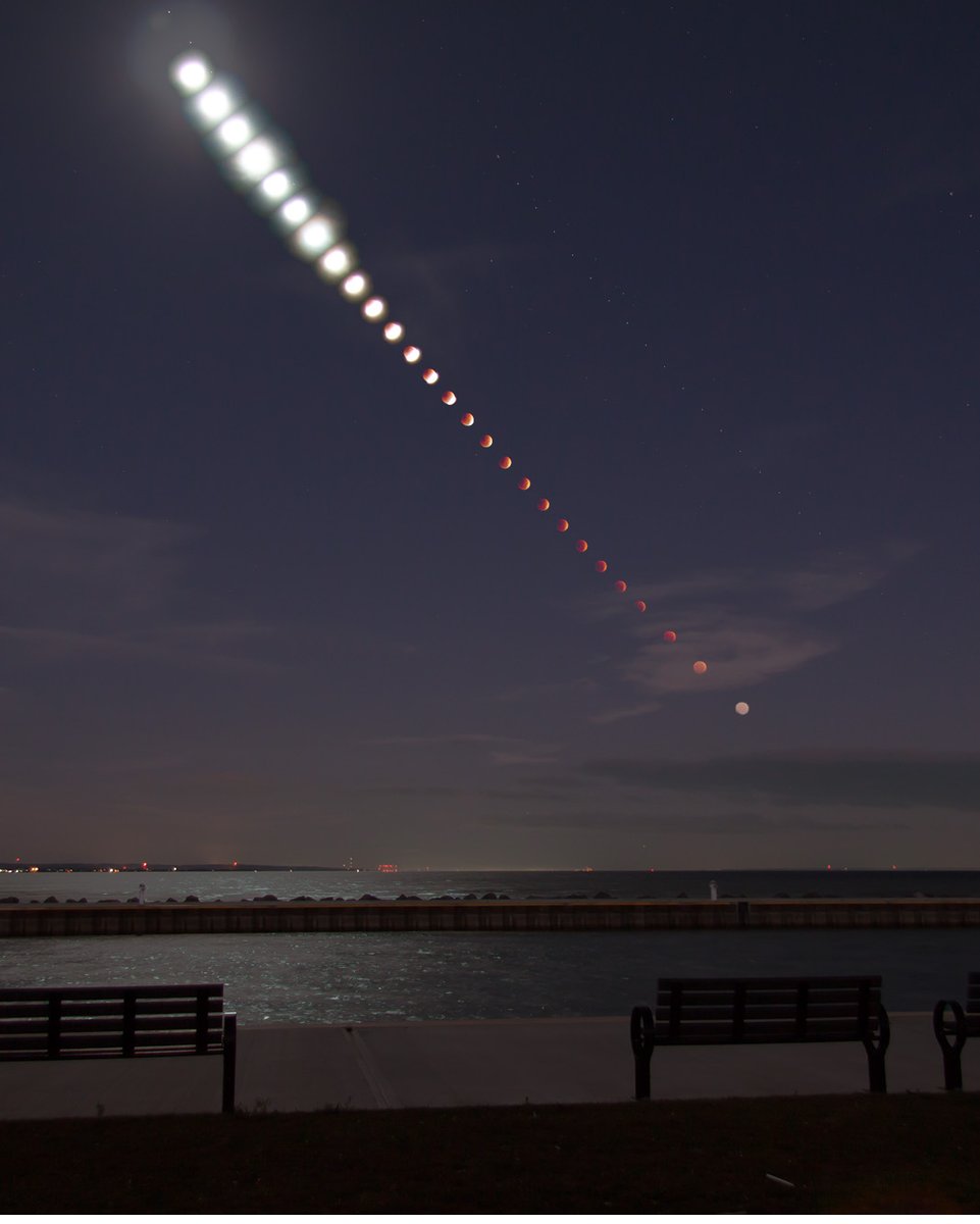 RASCNiagara's tweet photo. Yesterday morning's eclipse was great from Niagara. Here's a time lapse and a close up by our members. #eclipse #Moon #astronomy https://t.co/dHdyoOZYKK