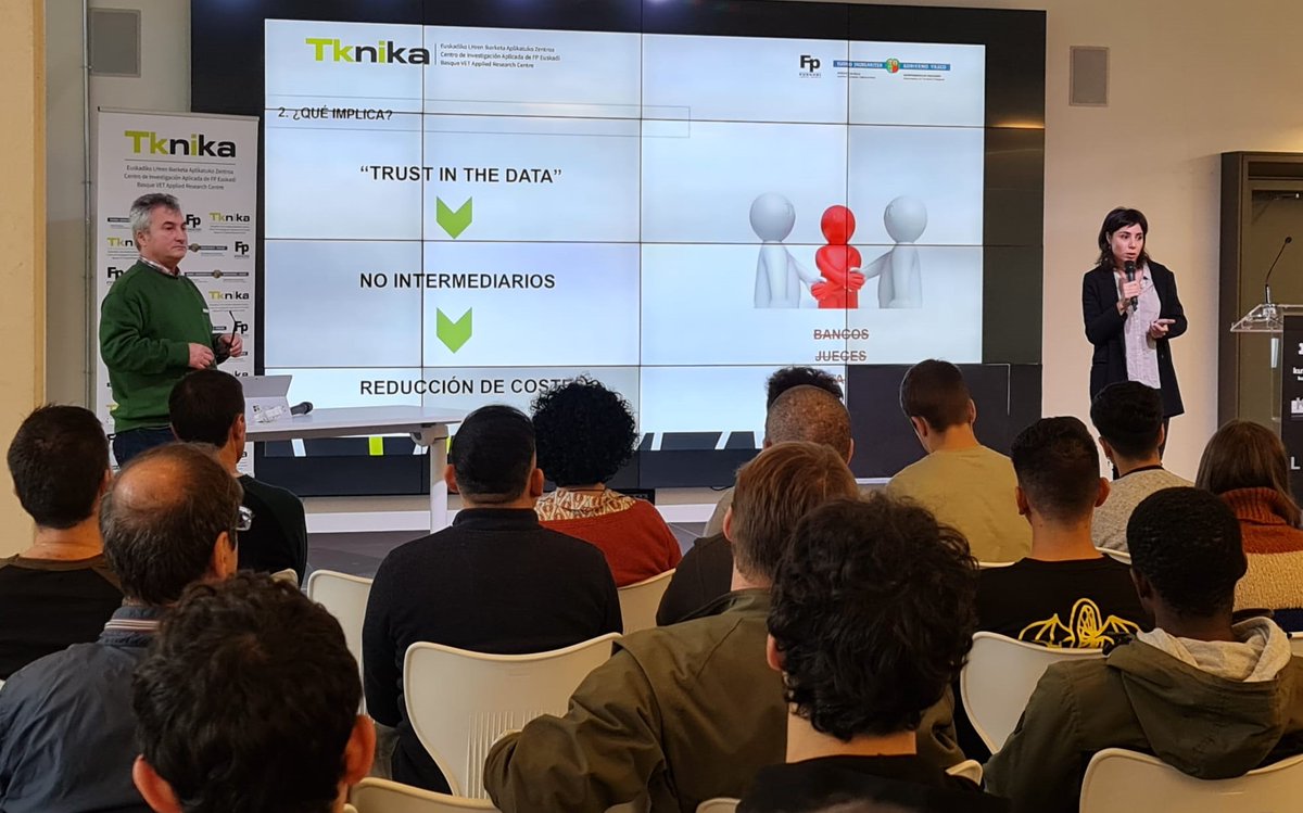 tknika's tweet photo. Gipuzkoa Ekin II martxan dago @BICGipuzkoa eta #UPTEK ekin batera . Gaur Blockchain eta NFT inguruan ekintzailetasun teknologiko esperientziak partekatu dituzte @wimbitek eta @BakartsNft -ek LHko ikasle eta irakasleekin. Aukerak sustatzen! @LHEuskadi @HETELFP @IkaslanEuskadi https://t.co/iq7L7SWGGV