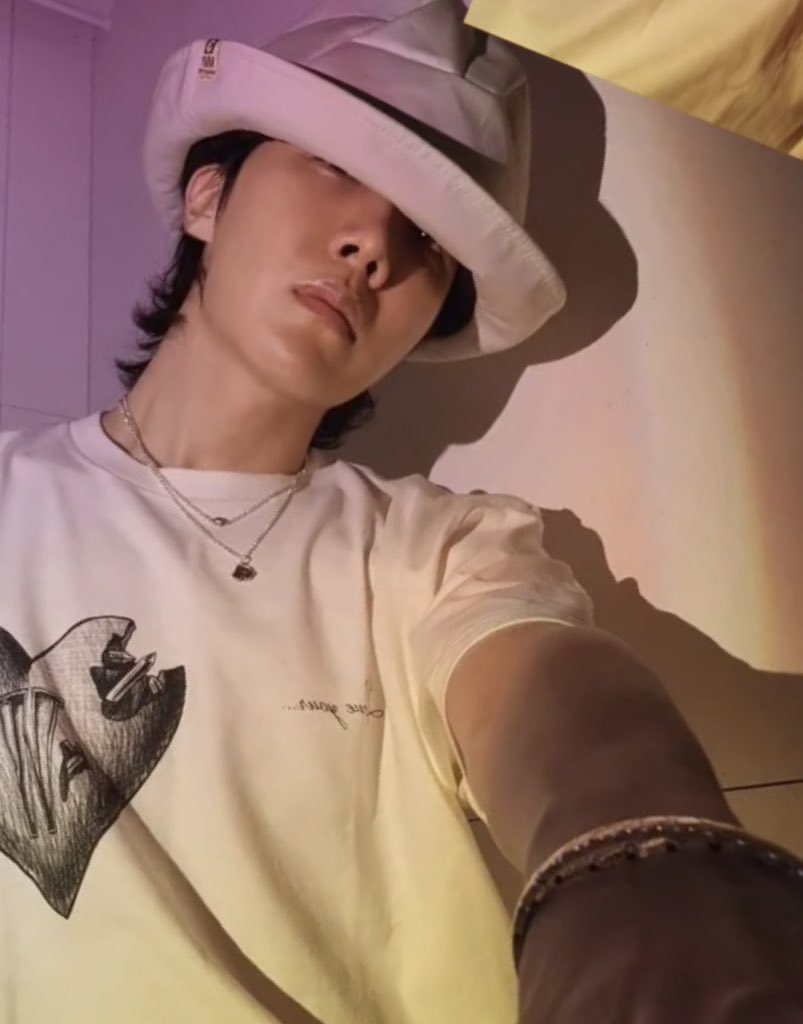jhope_charts's tweet photo. Reply + Retweet 

I vote #JungHoseok #Jhope of @BTS_twt for #NETIZENSREPORT as Asian Celebrity of the Year #ACOTY2022 @thenreport https://t.co/rtMWbbTJ1n
