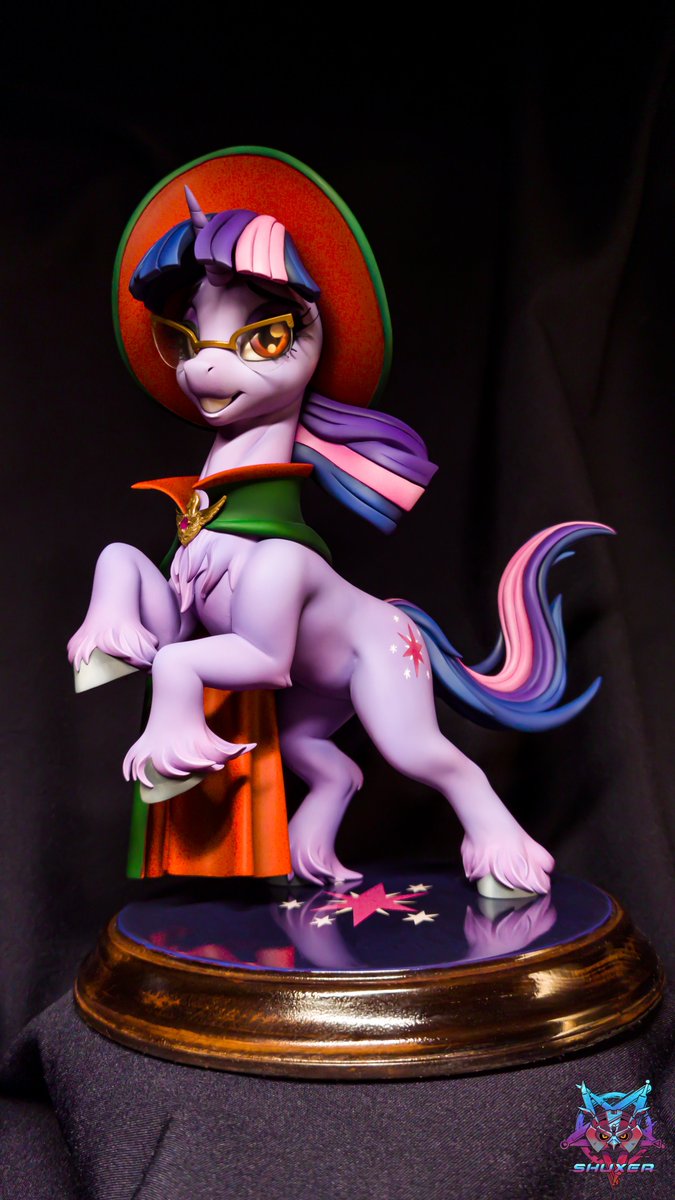 Finally done! My hardest work so far.
I used all my strength and experience to create this OOAK Twilight sculpture.
She's up for auction right now! (link in comments)
Inspired by amazing <a href="/paipaishuaige/">派派</a>'s style 
Please support me with retweets 🙏 (really need feedback)