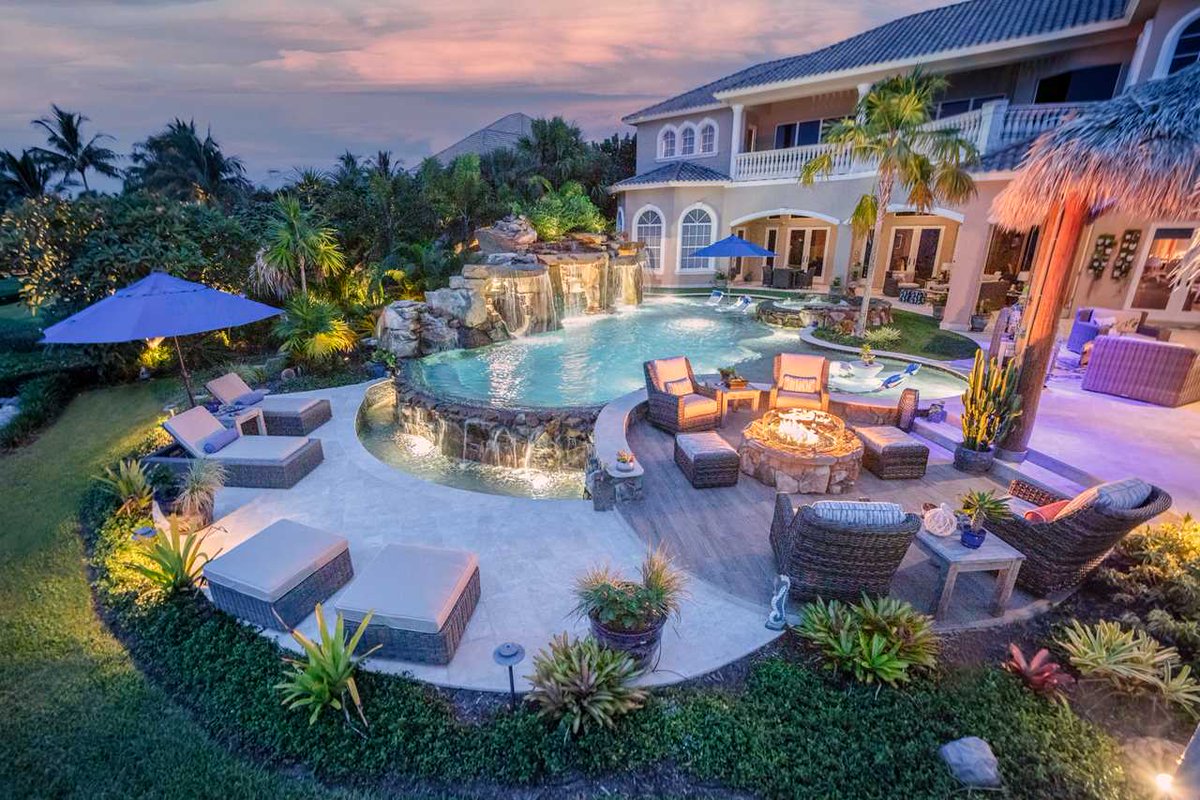 lucaslagoons's tweet photo. This beautiful tropical backyard escape is located in Melbourne Beach, Florida. We not only created an amazing pool, but we also created the ultimate outdoor living space with so many features: a tiki Hut, a hidden water slide, spa, massive grotto, sun shelf, infinity edge... https://t.co/PSnnRFeHE4