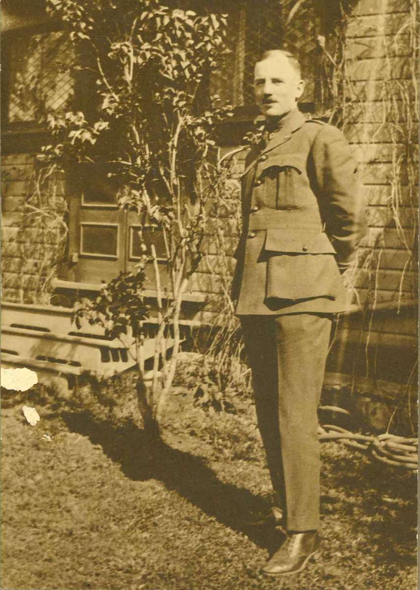 sask_uasc's tweet photo. Reginald JG Bateman was a professor of English @usask. He enlisted in 1914 in the 28th Battalion, Canadian Expeditionary Force. In 1916 he was sent back to recruit the 196th (Western Universities) Battalion. He died near Dury, France on September 3, 1918.
https://t.co/rwmqpLC8zi https://t.co/Wd6z9i8Lin
