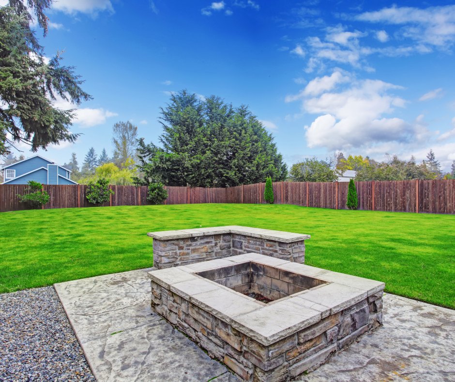 ContractorMen's tweet photo. Upgrade your fall with a custom built patio firepit that will last decades. We know you'll spend many evenings around the fire roasting marshmallows and making memories. Let's get started on your new backyard.
#customfirepit #customfireplace #generalcontractor #outdoorlivingspace https://t.co/oQrQvPU6UN