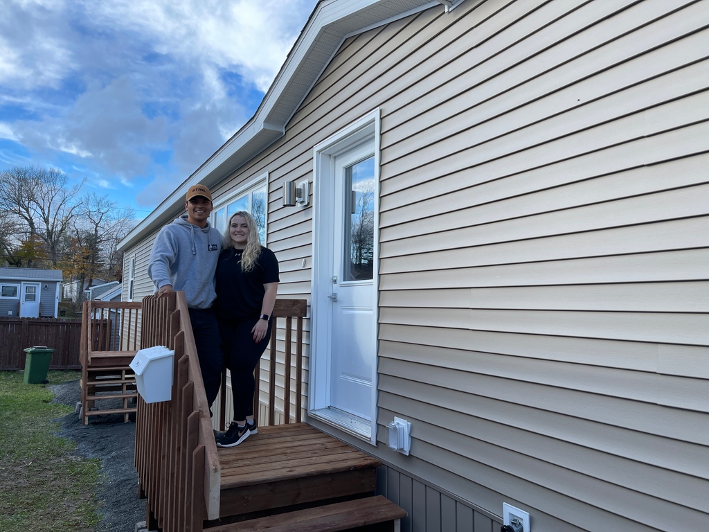 Welcome home Olivia & Stephen! We hope you enjoy your beautiful new Cleveland home, as your family continues to grow! #welcomehome 
#MiniHome 
#lethavillsbringyouhome
#since1953
#Kenthomes
#qualityconstruction