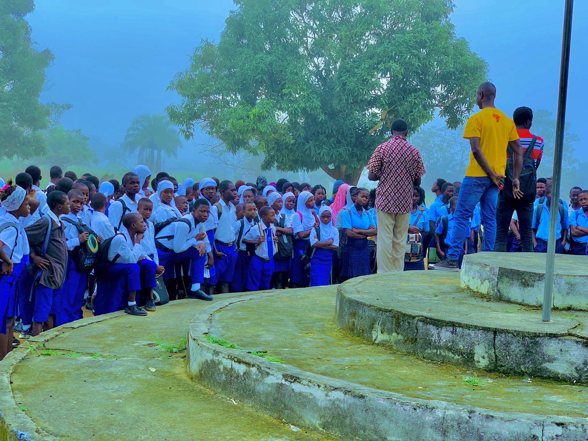 Made In Kono as an Organization have championed peace consolidation for pre &amp; post election come 2023. Today we were hosted at the SLMB school in Kono and our message was on Non Violence and Drug Abuse. We hope they practice the messages. <a href="/UNDPSierraLeone/">UNDP in Sierra Leone</a> @ayvnews @thomasd0598713