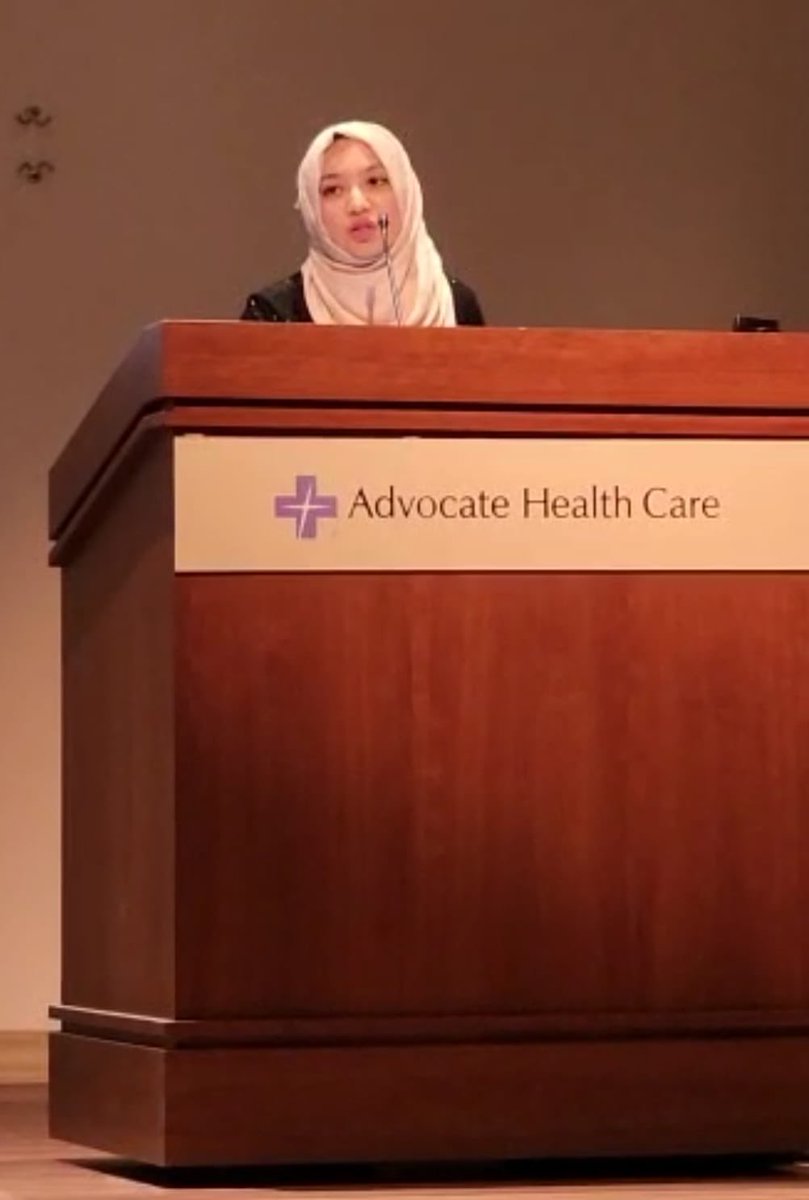 UICPathology's tweet photo. Our awesome resident @AyeshaJZaidi presenting an abstract at Phyllis Unger Case studies conference. @ILAssocBB #ILABB #pathology #blooducation #PathTwitter https://t.co/NYfBS5cAM8