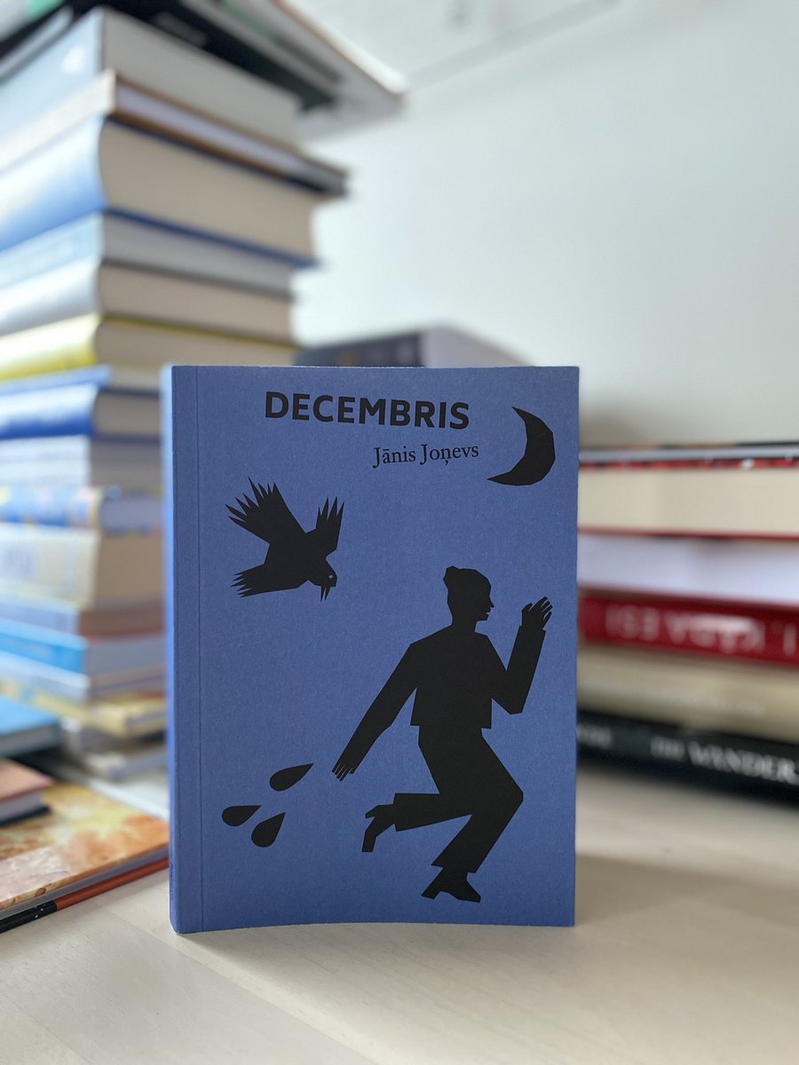 Latviešu literatūrā pārsteigumi negadās bieži. “Decembris” ir mēģinājums rekonstruēt 1997. gada asiņainos notikumus Rīgā, sarunas ar lietā iesaistītajiem policistiem, tā laika preses arhīvu izpēte. Izklausās nopietni? Jā, bet ar lielu devu ironijas un Jāņa Joņeva valodas pērlēm.