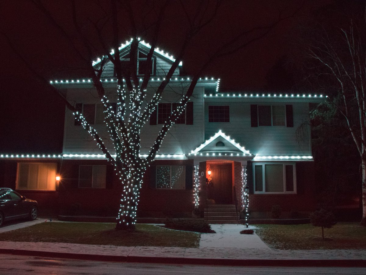 PrestigePopUps's tweet photo. We put the #HoHoHo in holiday lighting! 🎅

Our holiday lighting installations offer:

🎄 Higher quality lights and installation
🎄 Custom designs
🎄 Convenience

If you're in or around #CalgaryAB, let us "Deck the Halls" for you; call today! 403-770-9004

https://t.co/ItEEBf7ZUA https://t.co/Dtq3OPdDNm