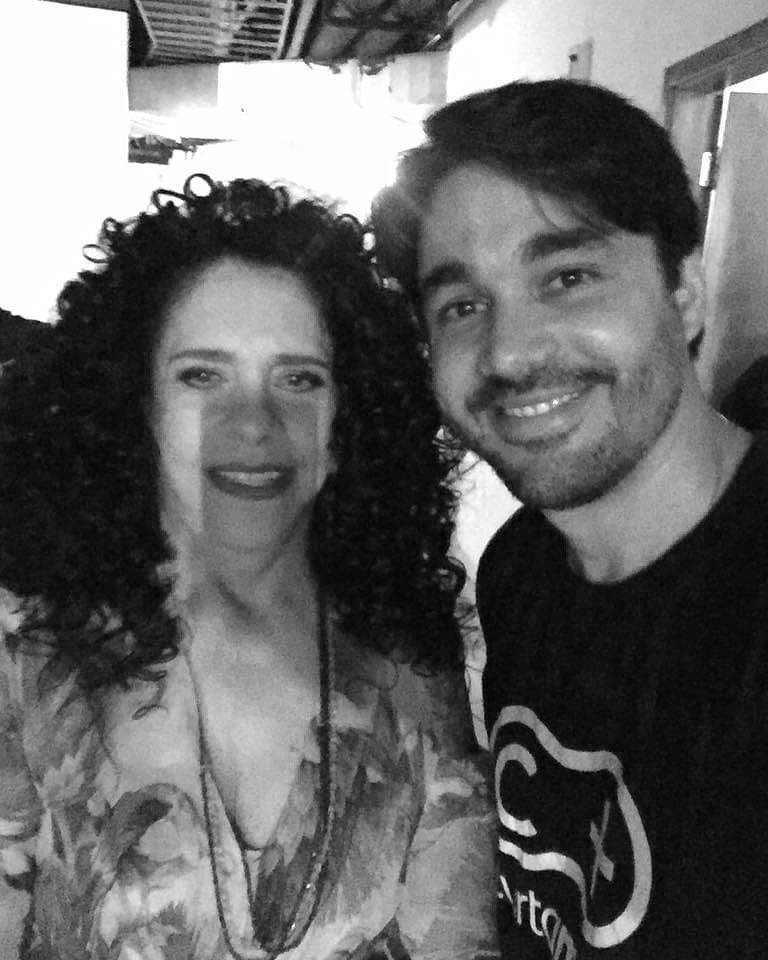 Marceloalbu's tweet photo. Há 7 anos eu trazia a @galcosta em Goiânia para o primeiro show com produção própria do @guiacurtamais. Hoje, uma das vozes mais marcantes da nossa música, descansou. Vai a lenda e fica o legado. Descanse em paz, musa. https://t.co/pyyzevf3uy