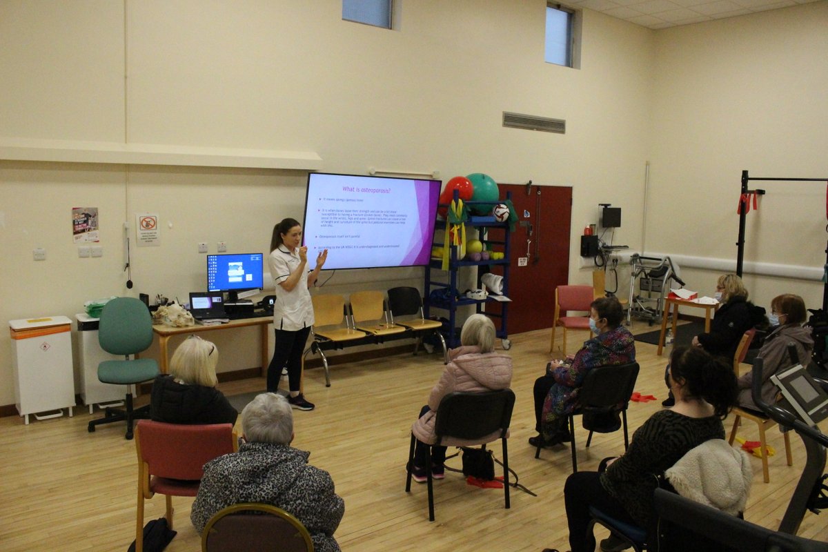SouthernHSCT's tweet photo. Our Musculoskeletal Physiotherapy new information session for patients with or at risk of osteoporosis and osteopenia focuses on lifestyle, nutrition and strengthening exercises. It's given participants confidence to exercise and improvements in their physical activity! 🦴💪🚶‍♂️🏊 https://t.co/1AZo0vjSZF