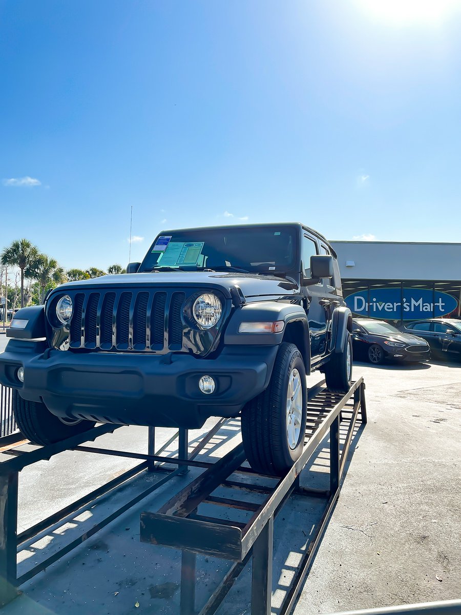 DriversMart's tweet image. After closely monitoring Tropical Storm Nicole, we have decided to close this Thursday. We will reopen our doors on Friday for regular business hours. Stay safe!