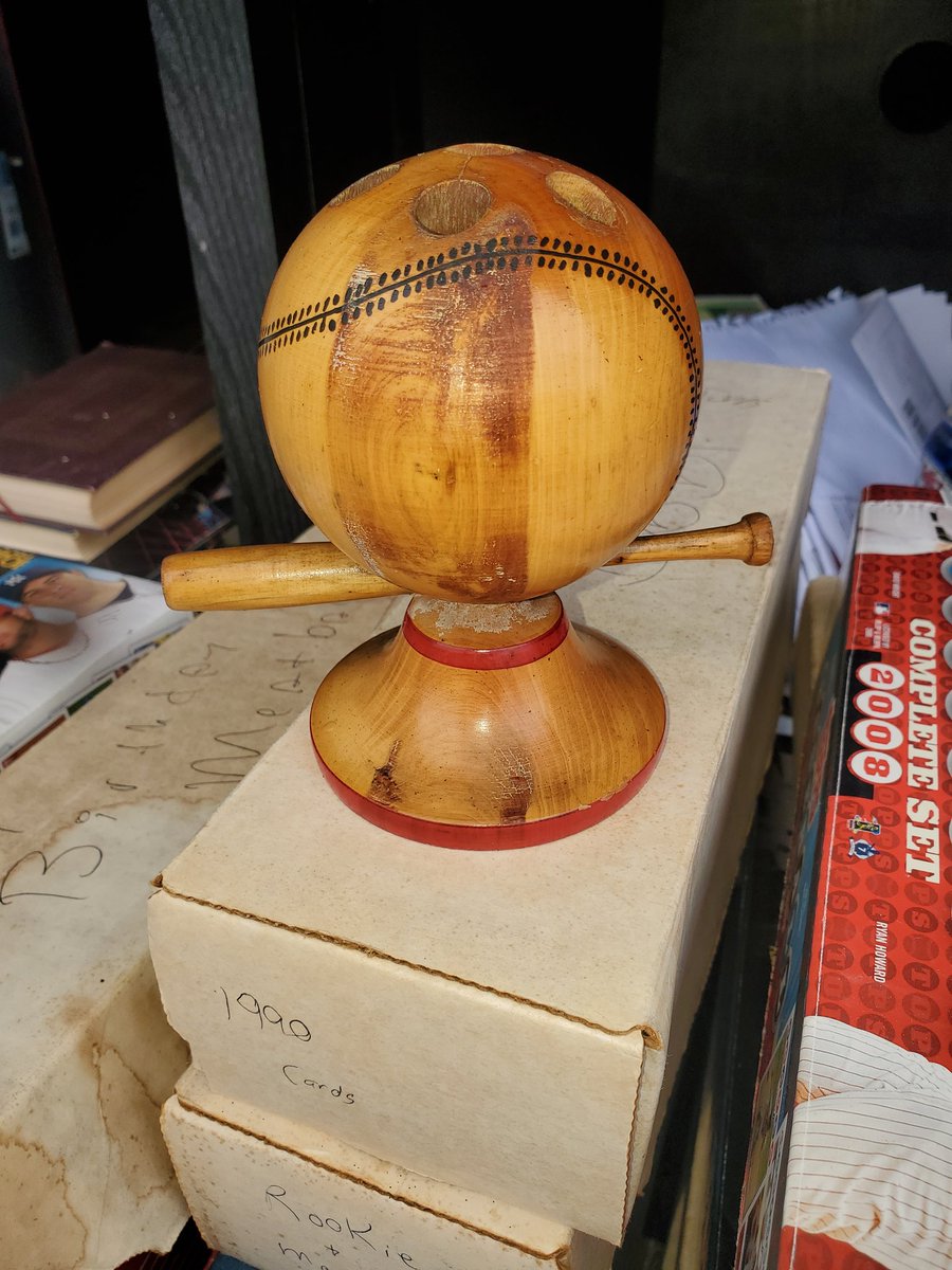 mwsss238's tweet photo. I picked this baseball pen/pencil holder up probably 10 years ago at a card show. The seller didn't know any history on it and my research has came up empty. Anyone out in twittersphere happen to know anything about it? https://t.co/LZfuis7TTv