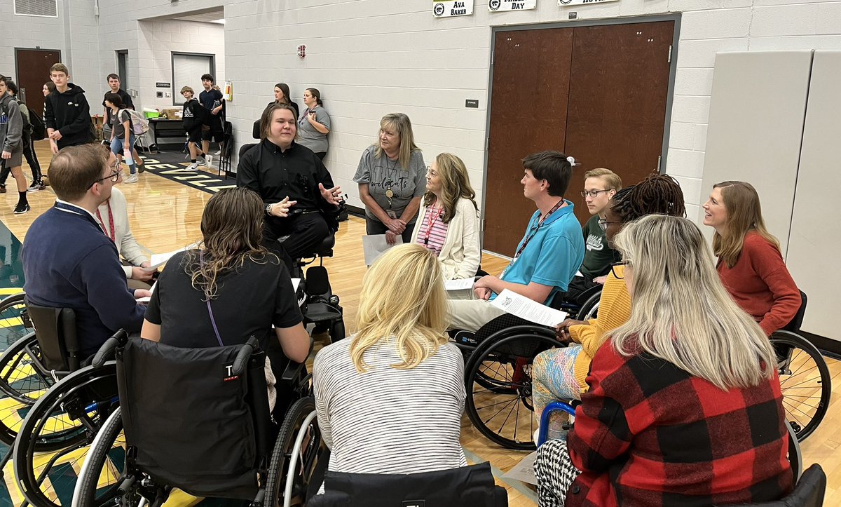 In_My_Wheels's tweet photo. Spend a Day In My Wheels today at Gladeville Middle School! Great to meet everyone and share my message! #AcessibilityAwareness #ChangingTheWorld https://t.co/FLNTez4w7o