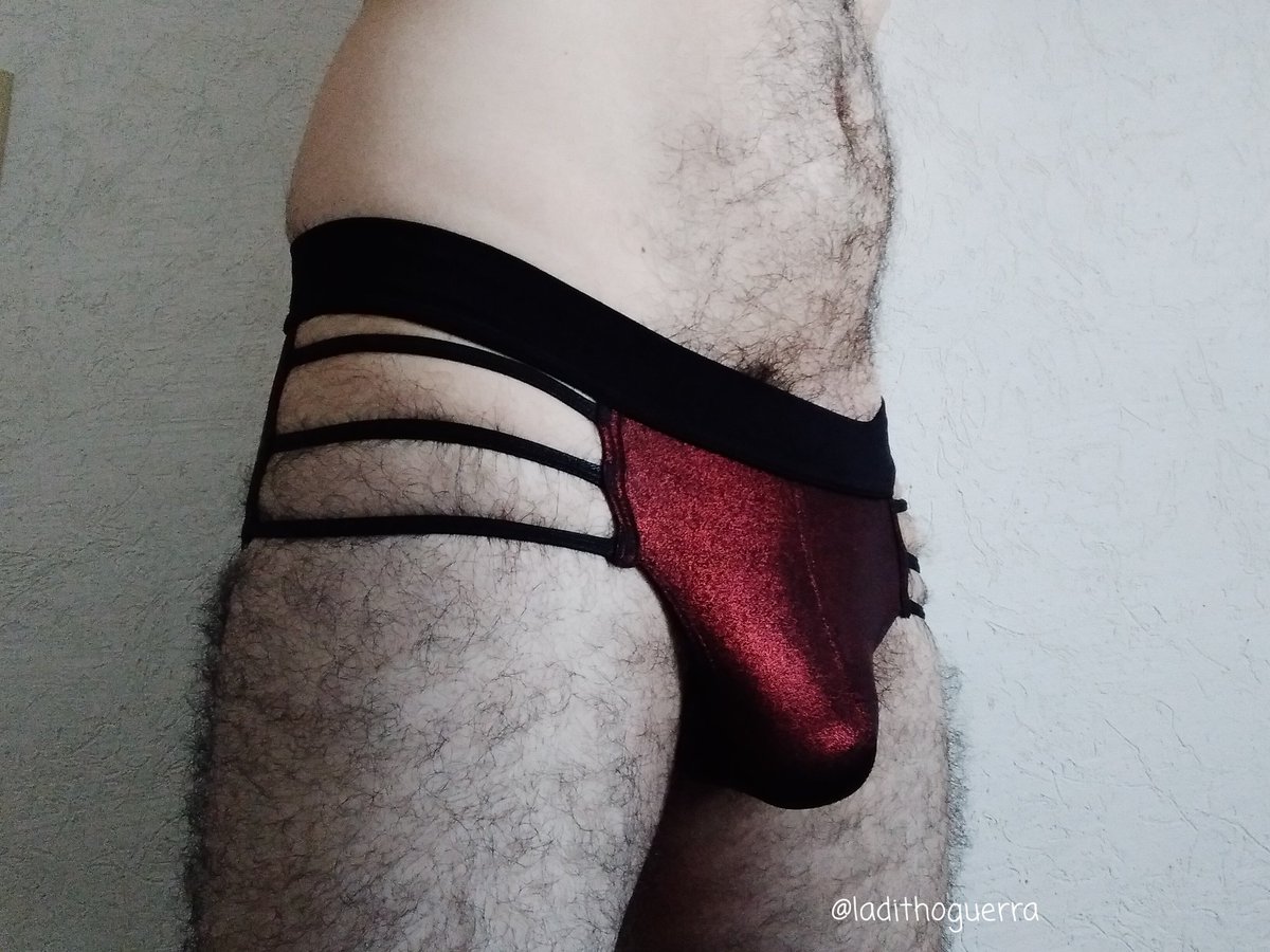 ladithoguerra's tweet photo. Hoy vamos de rojo
#gay #gayman #hombregay #sexyman #underwear #underwearman #hairyman  #calzonrojo https://t.co/BCClwBetqI