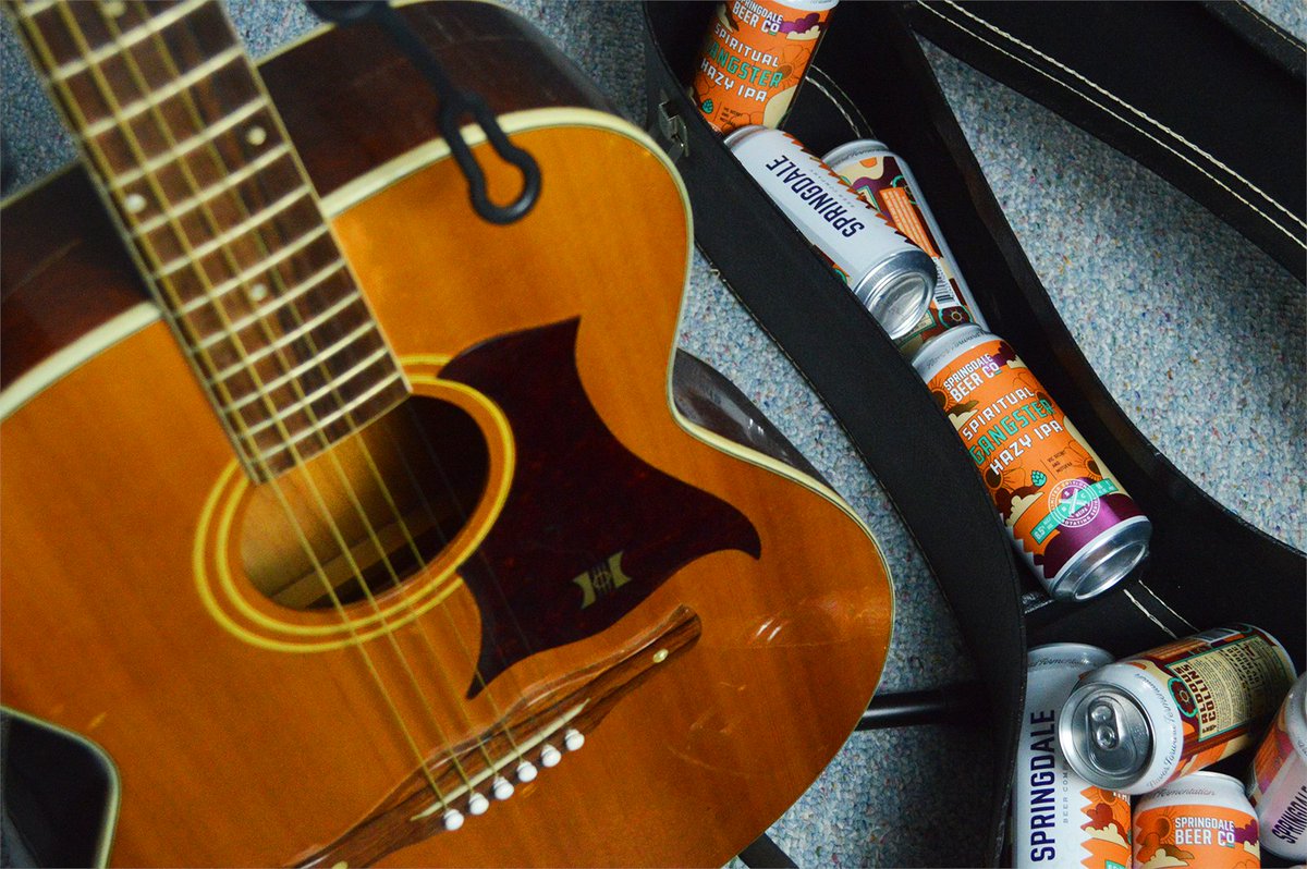 Tunes or beer? Why not both!

This beer was inspired by Massachusetts musician Aldous Collins so it's the perfect Hazy IPA ode to whatever fits your vibe. 😎