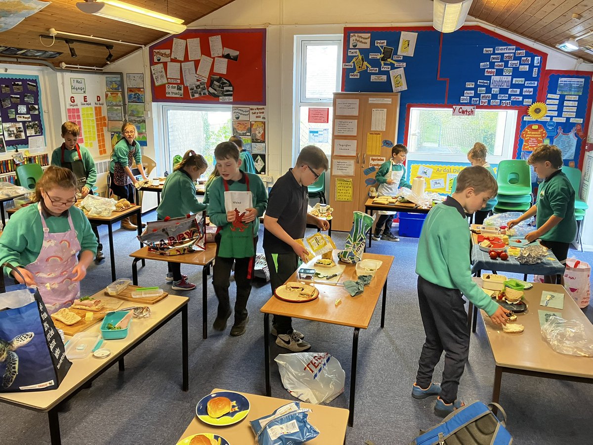 Ysgol Glantwymyn tweet media
