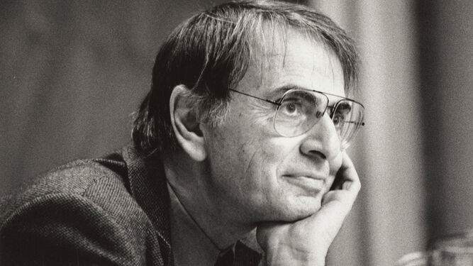 NataliaVartan's tweet photo. Hoy hubiera cumplido 88 años Carl Sagan. Mas allá de todo lo que nos enseñó, se echa muchísimo en falta más personas con su capacidad de inspiración. De hacerte pensar más allá de tanta vulgaridad que inunda el mundo y la sociedad. De tanta simpleza. De tanta miseria intelectual. https://t.co/uCJGe5qGEY