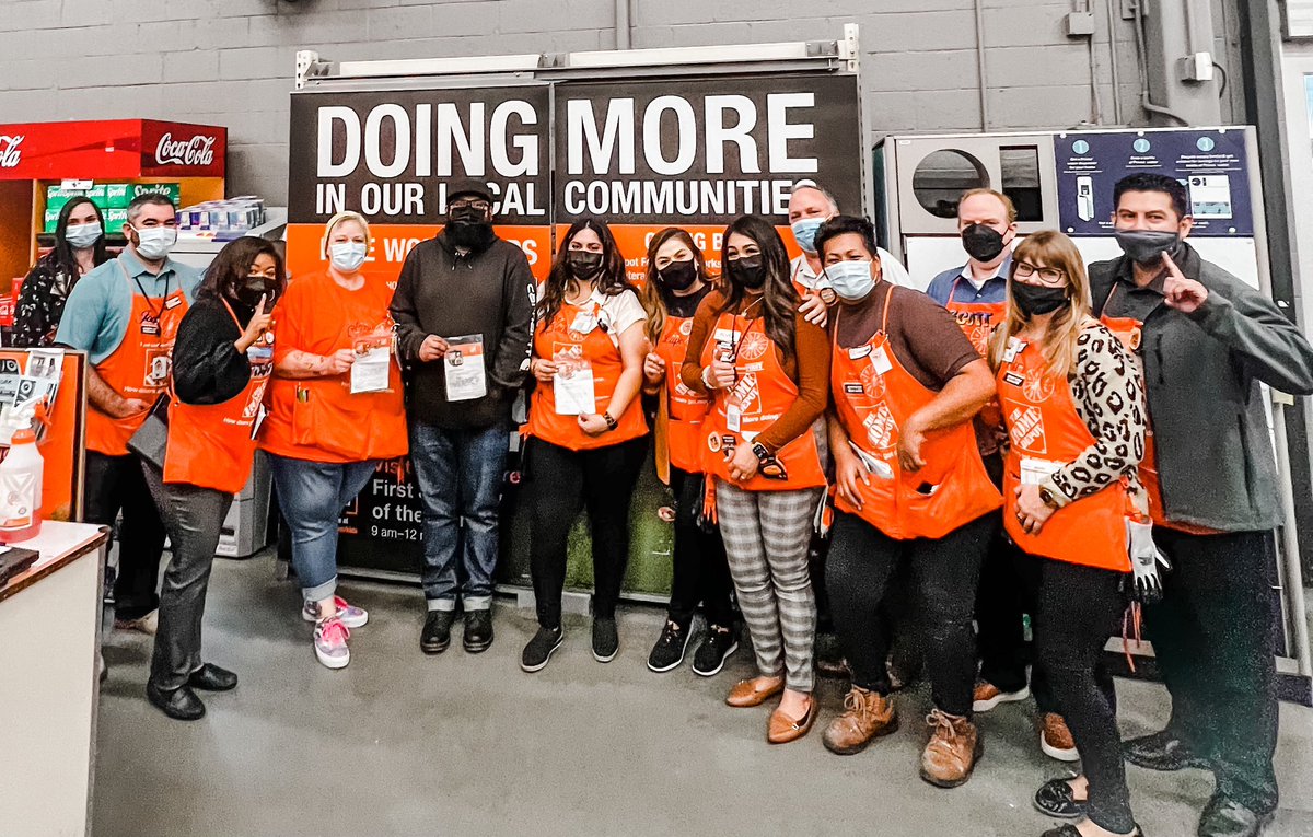 sm_jasminmarie's tweet photo. Team Stanton showing up for our first visit with our SDO, Lupe Diaz. Thank you for sharing your story and celebrating with my team, your energy is everything!💪🏼🧡 #pacsouth #leadership #d171 #valuesbasedleadership https://t.co/S4FMhHB5Rm