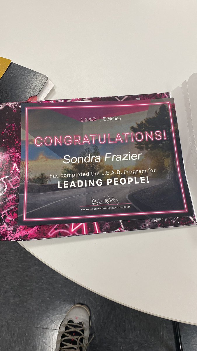 bamaqueen104's tweet photo. It’s Official I’m a Lead Graduate yessssssss💕💕💕💕💕💕💕😊 https://t.co/zw7WNvUXHD