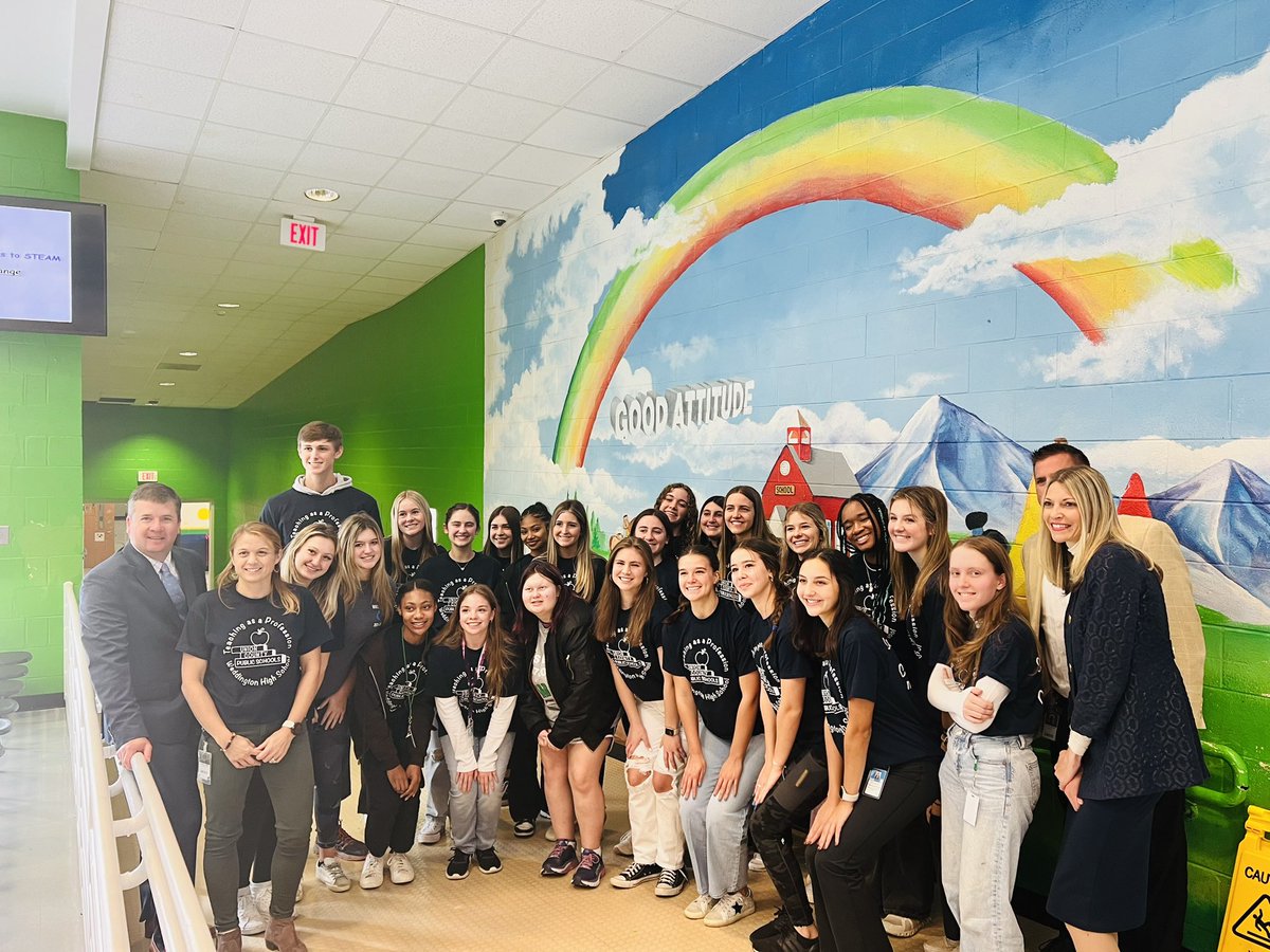 AGHoulihan's tweet photo. Shout out to Ms Combs and these awesome Ss @WeddingtonHSNC who are in year 1 of our Teaching as a Profession Pathway! Great visit and discussion today…poised to become #TeamUCPS teachers in the near future! @UCPSNC @UCPSNCCareers @UCPSCareerReady https://t.co/1dwej9IFxH