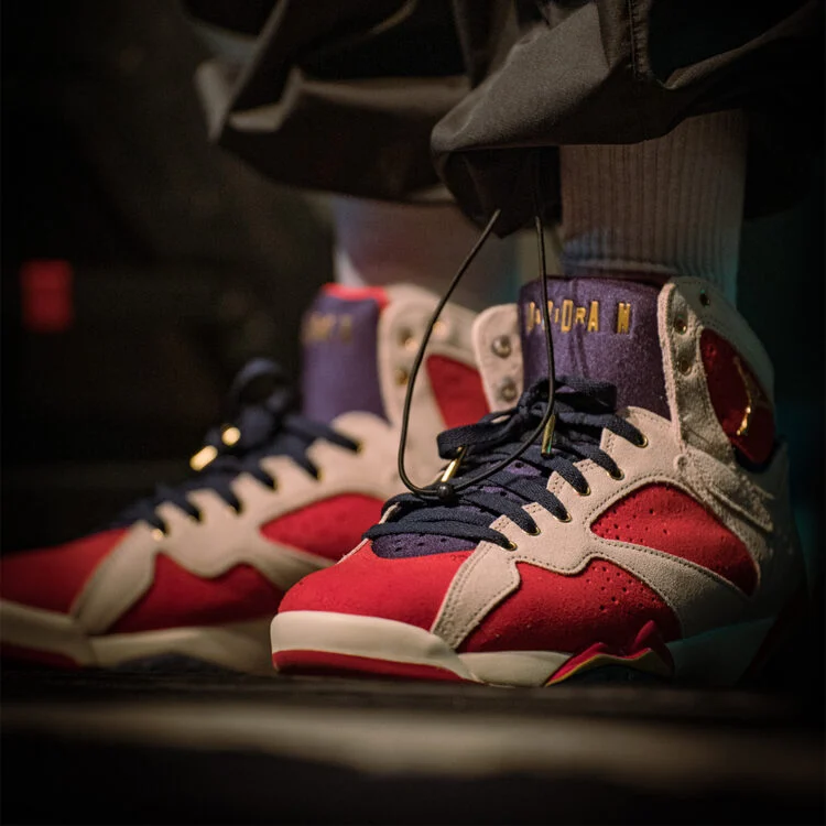 JustFreshKicks's tweet photo. Congrats to those who copped! 🏆

(Around 15k pairs) https://t.co/MJEVWsjZ5t