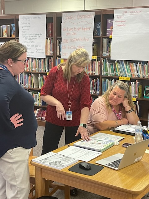 Teachers at Fayette County's Oakland Elementary used yesterday's in-service day to work on establishing best practices for co-teaching and unit prep planning! #ProfessionalDevelopment #UnitPrep #AccessForAll