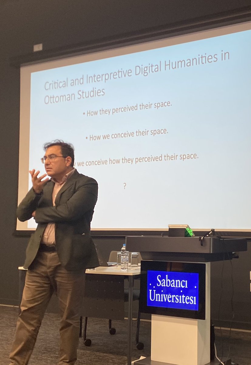 mehmetbrksn's tweet photo. Bugün @SabanciDhLab’in ev sahipliğinde @ayayciog Hoca’nın digital humanities hakkındaki ufuk açıcı konuşmasını dinleyerek kendisiyle tanışma ve Partners of The Empire’ı imzalatma şansım oldu. Kendisine sonsuz teşekkürler! 🙏🤓 https://t.co/ypE3stWm8k