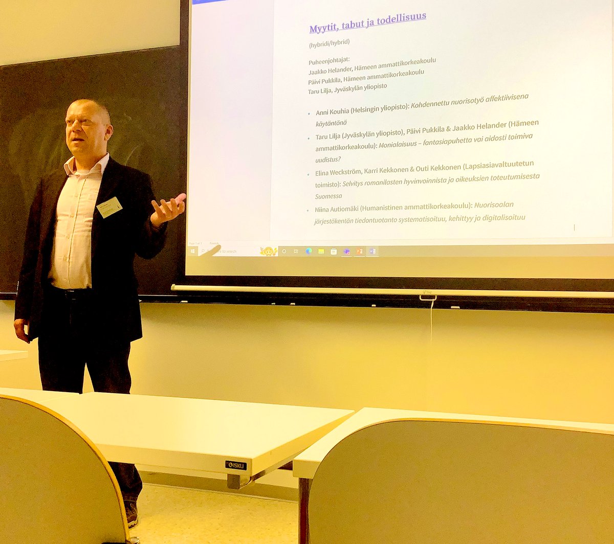 Jaakko Helander (@jaakkohelander) on Twitter photo Nyt se alkaa, odotettu työryhmäosuutemme ”Myytit, tabut ja todellisuus” #Nuorisotutkimuspäivät #hybridi @HAMK_Edu <a href="/JYUedupsy/">JYU Faculty of Education and Psychology</a> <a href="/Lapsiasia/">Lapsiasiavaltuutettu | Barnombudsmannen</a> Nyt se alkaa, odotettu työryhmäosuutemme ”Myytit, tabut ja todellisuus” #Nuorisotutkimuspäivät #hybridi @HAMK_Edu <a href="/JYUedupsy/">JYU Faculty of Education and Psychology</a> <a href="/Lapsiasia/">Lapsiasiavaltuutettu | Barnombudsmannen</a>